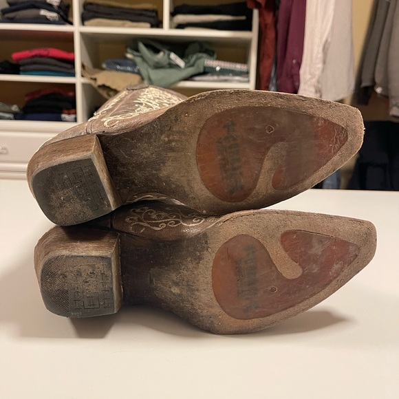 Corral Vintage Leather Boots - Picture 6 of 10